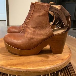 Free people leather platform clogs